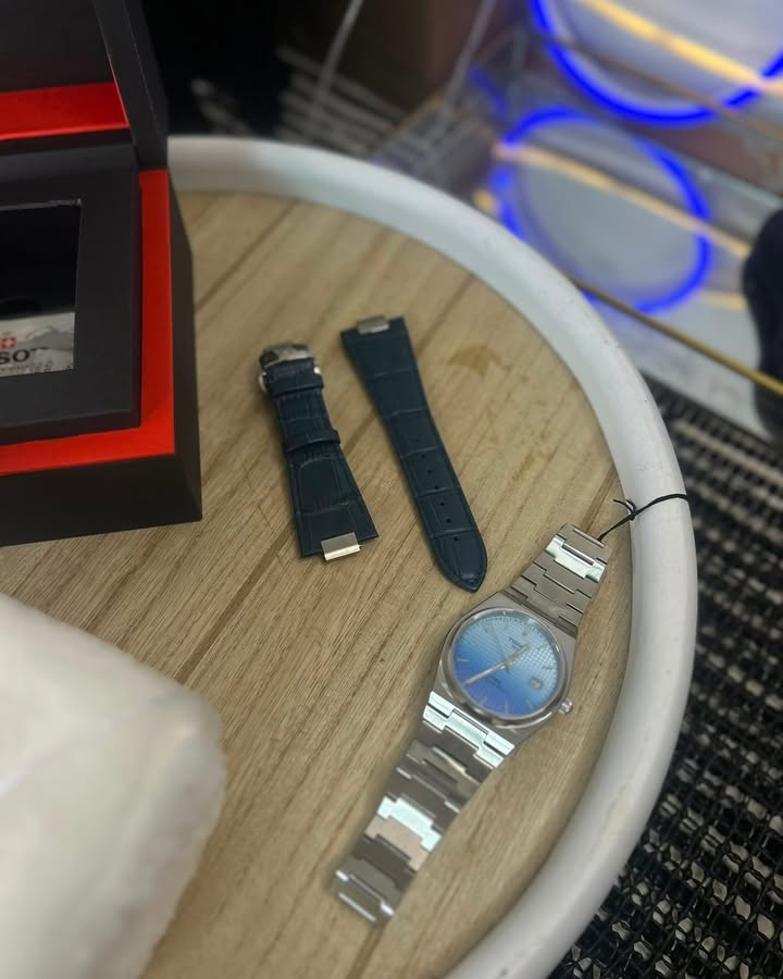 TISSOT PRX POWERMATIC 80 – HELLBLAUES VERLAUFSZUSAMMENSTELLUNG