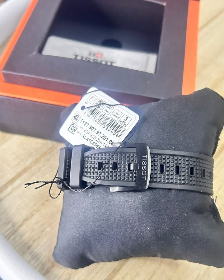 TISSOT PRX POWERMATIC 80-CARBON-40 mm