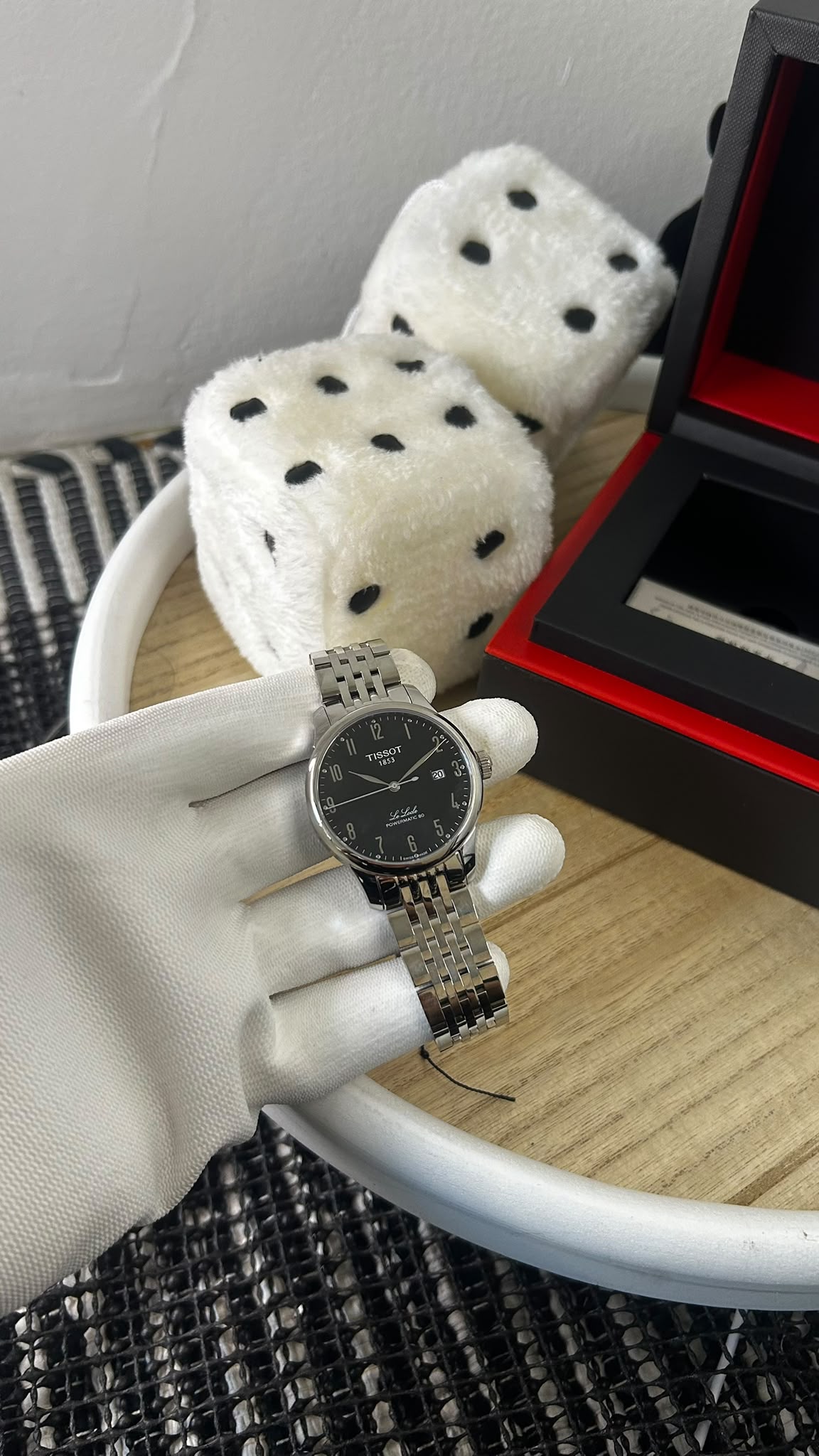 Tissot Le Locle Powermatic 80 – Black Dial – 39 mm