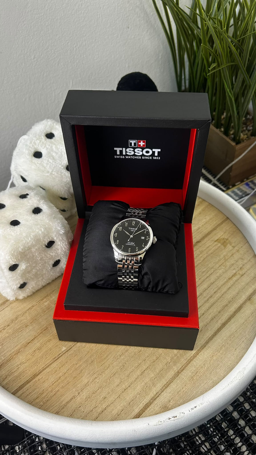 Tissot Le Locle Powermatic 80 – Black Dial – 39 mm